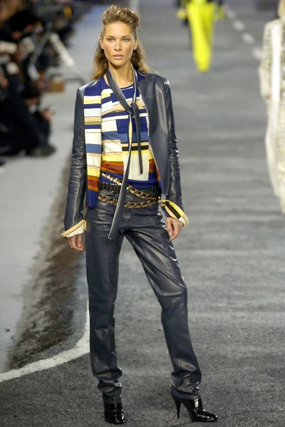 Look 32